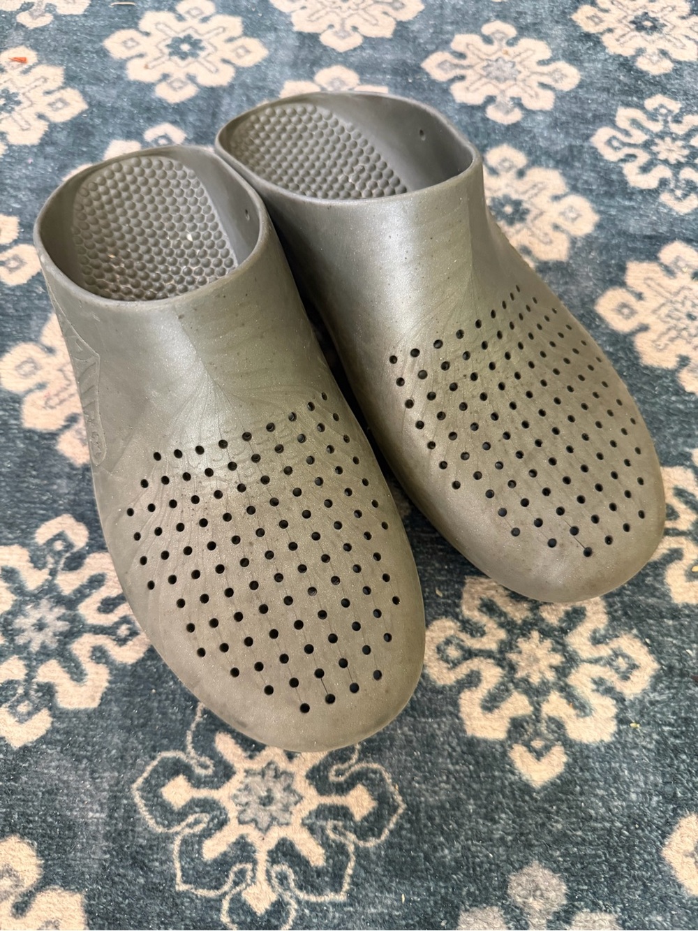 CALZURO grey clogs size 39-40